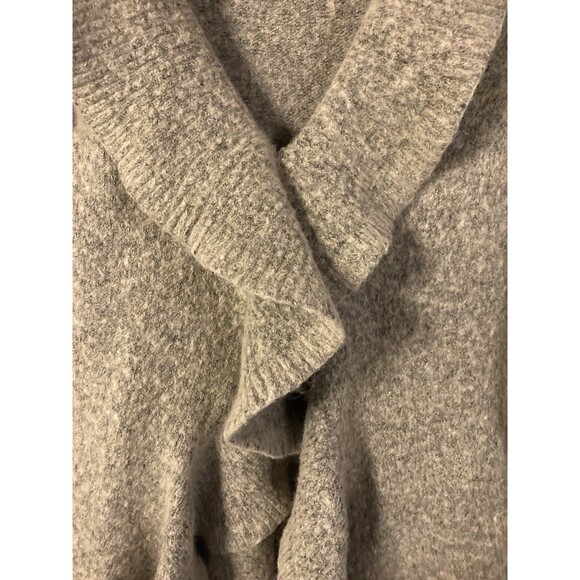 Susan Bristol Partial Wool Ruffle Grey Sweater Jacket Womens Size Small - Picture 6 of 7